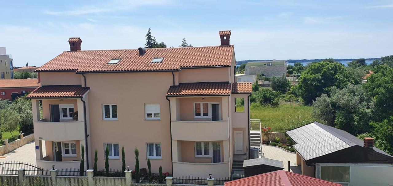 Appartments D&D Peroj Dış mekan fotoğraf