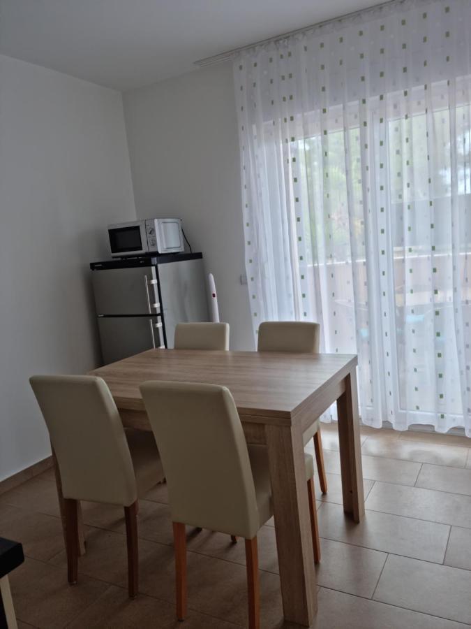Appartments D&D Peroj Dış mekan fotoğraf