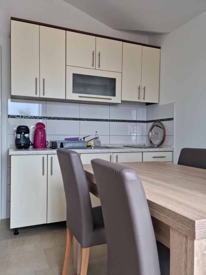 Appartments D&D Peroj Dış mekan fotoğraf