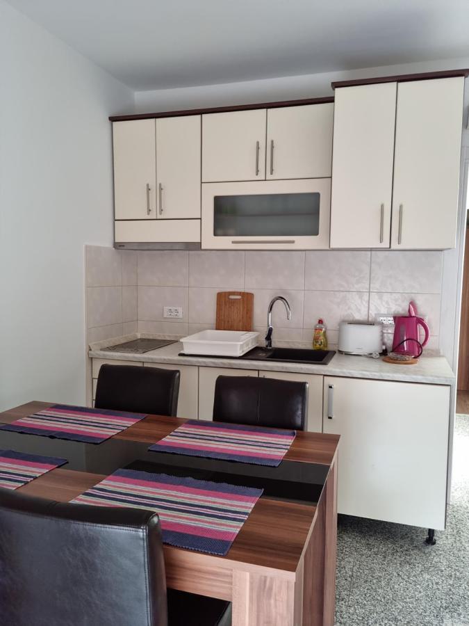 Appartments D&D Peroj Dış mekan fotoğraf
