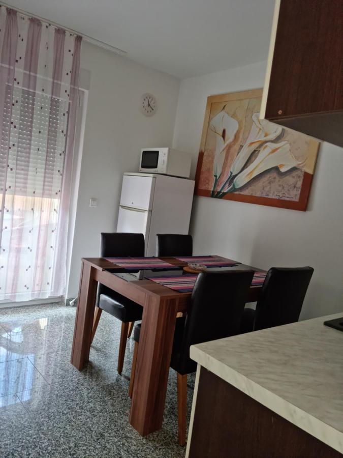 Appartments D&D Peroj Dış mekan fotoğraf