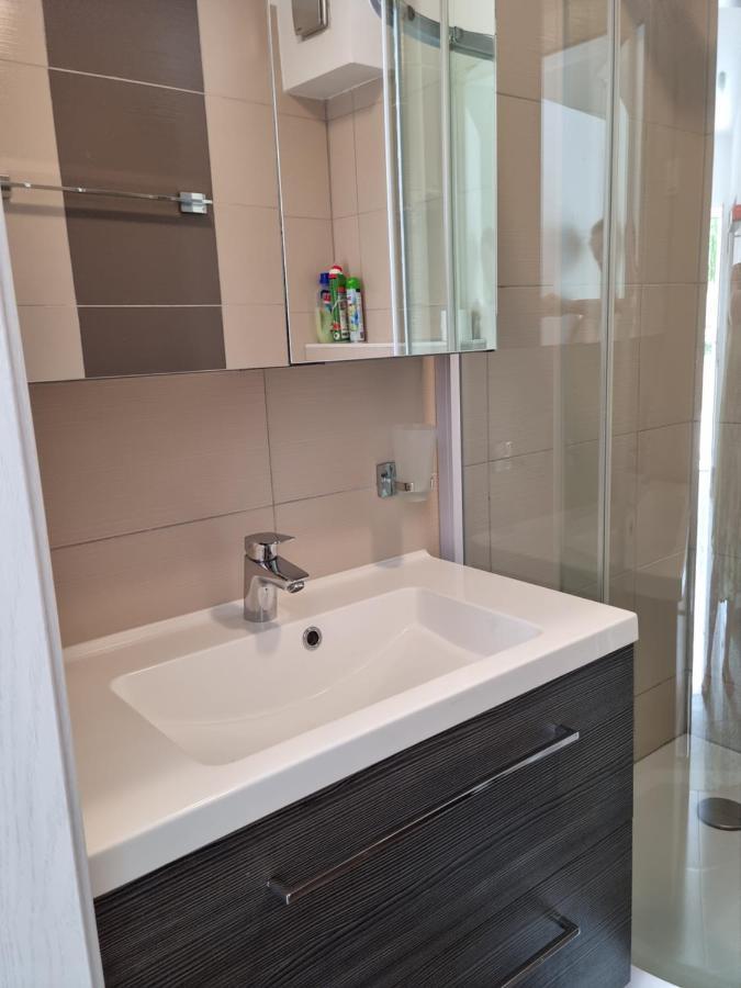 Appartments D&D Peroj Dış mekan fotoğraf