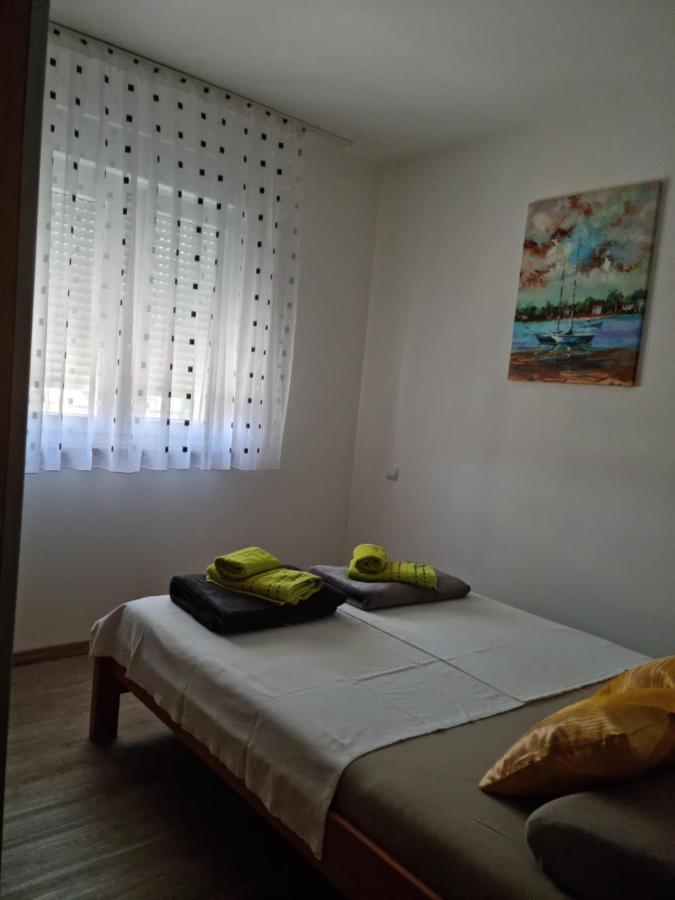 Appartments D&D Peroj Dış mekan fotoğraf